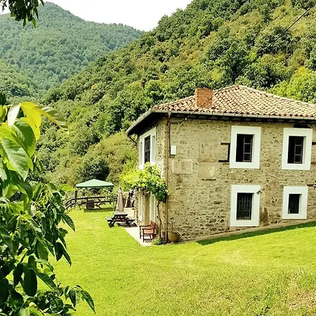 Casa En El Valle Del Oso Holiday home